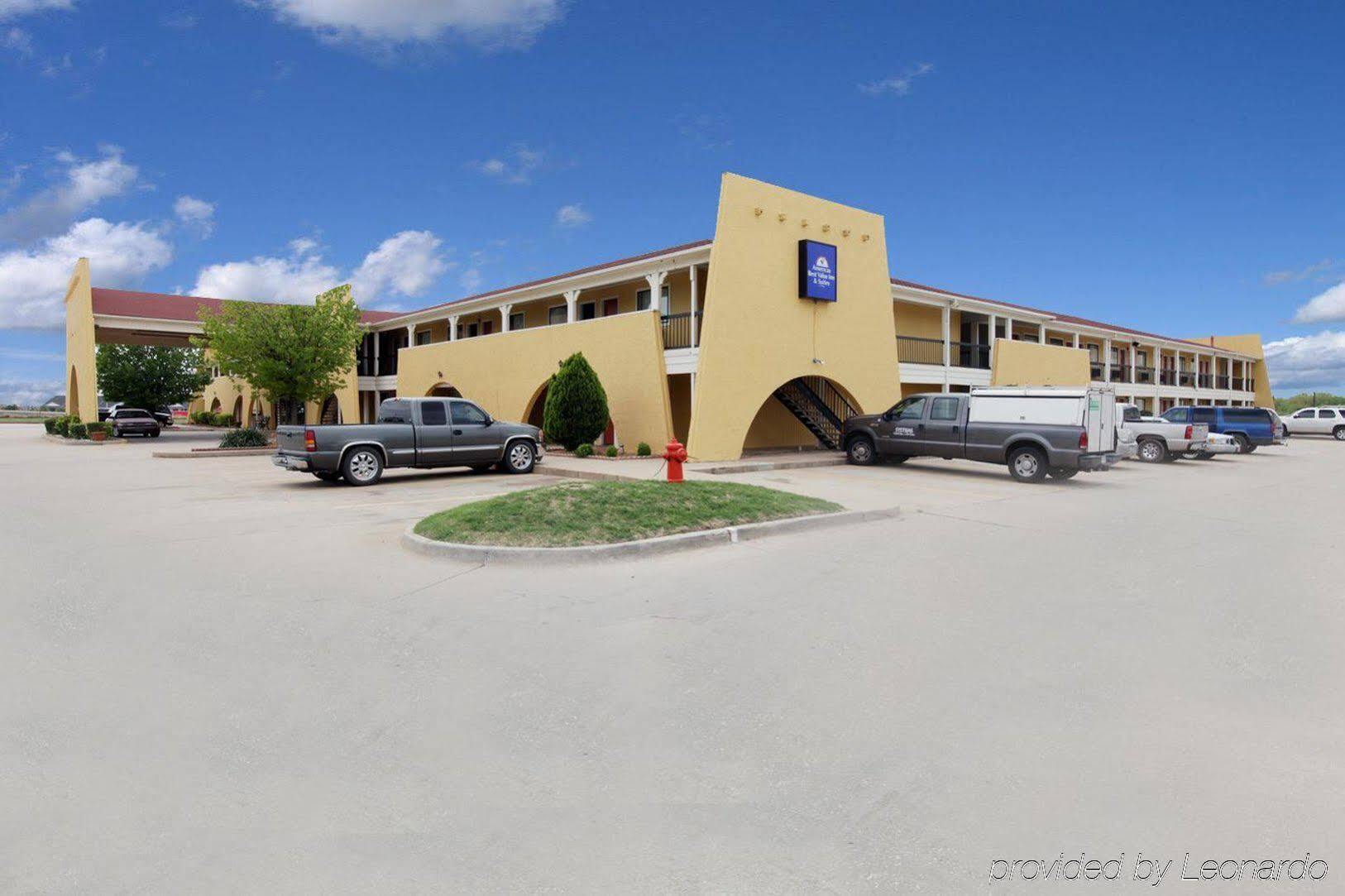 Americas Best Value Inn Yukon Exterior photo